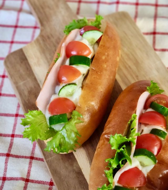 🆕2月新商品　第5弾は…

🥔旨みたっぷり！塩昆布ポテトサラダ
旨みたっぷりの塩昆布をポテトサラダに入れちゃいました。
ハムと彩り野菜で食感をプラスしています。

#ケルンのパン
#神戸のベーカリーケルン